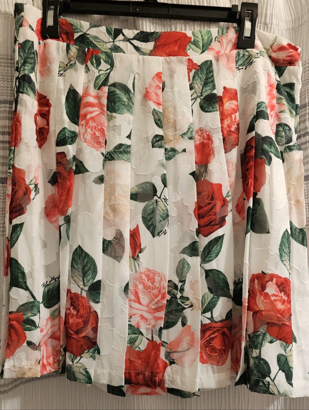 Karl Lagerfeld White Pleated A-Line Skirt with Red & Pink Rose Print